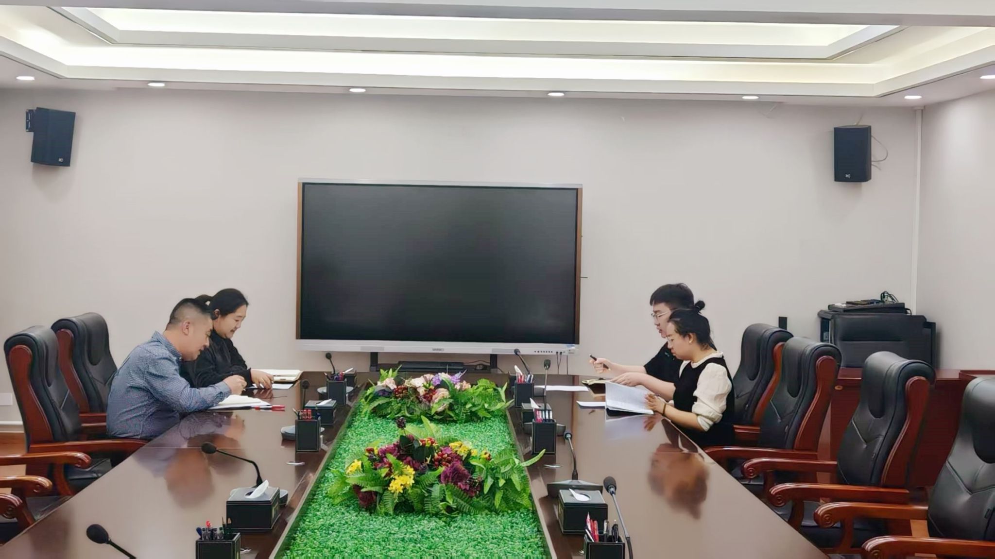 统战部党支部召开理论学习会