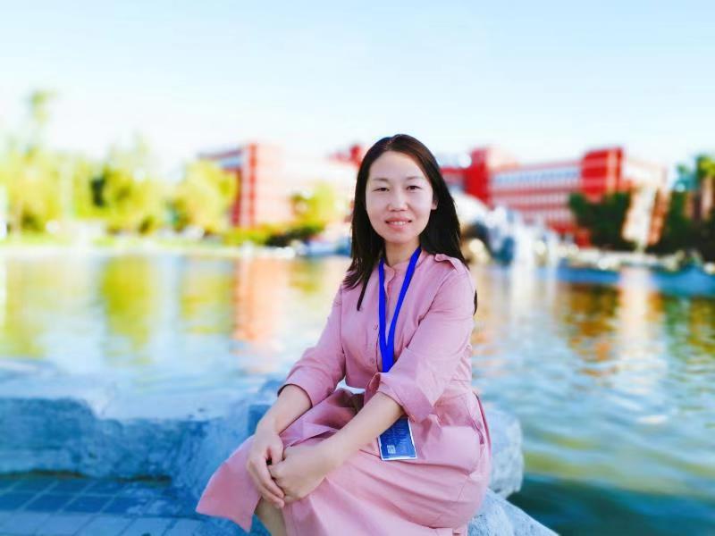 阿梨玛 行政管理教研室主任 讲师