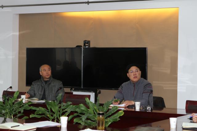 汤院长听取汇报 汤院长听取汇报