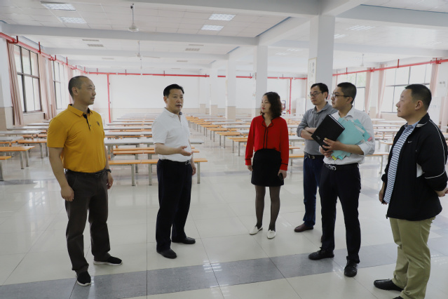 检查大学生食堂 检查大学生食堂